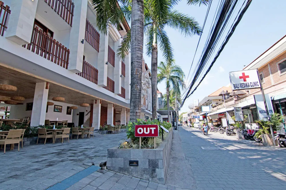 ZEN Rooms Benesari 6 Legian Kuta