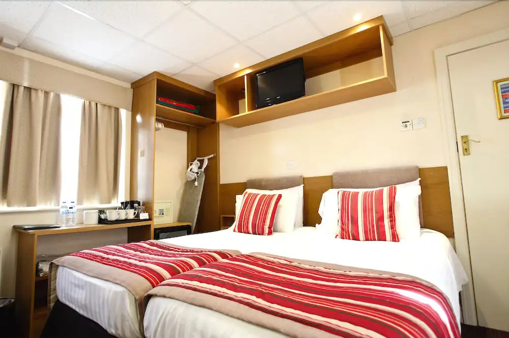 Clifton Court Hotel