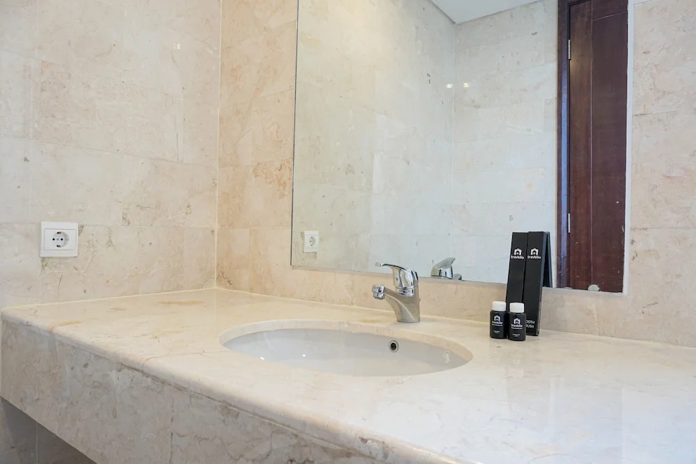 Elegant 2BR at The Empyreal Condominium Epicentrum Apartment