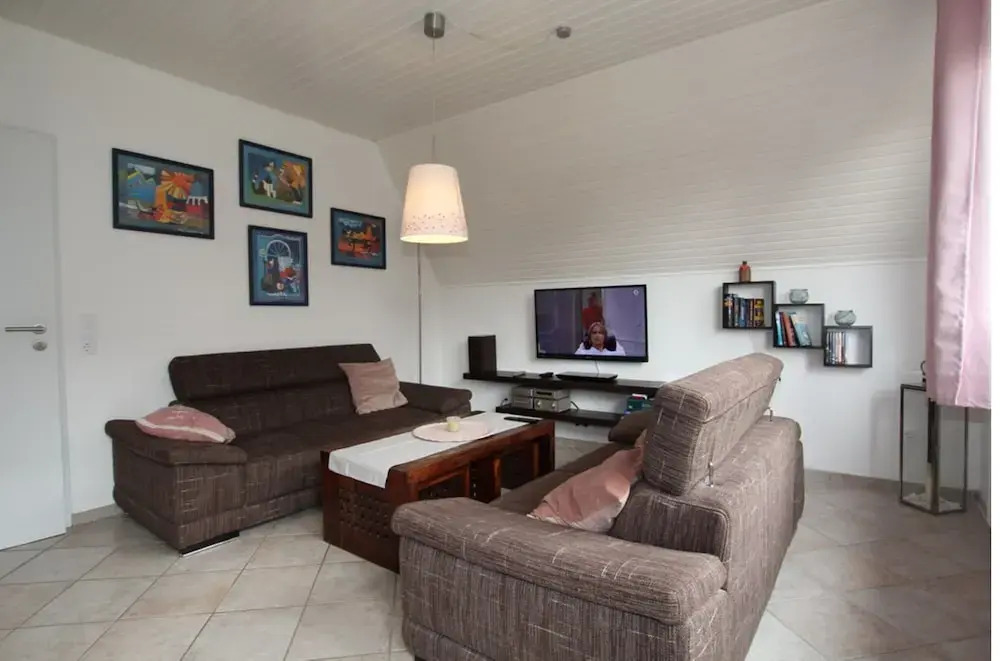 Ferienhaus Toms Hutte mit Terrasse in Dornum