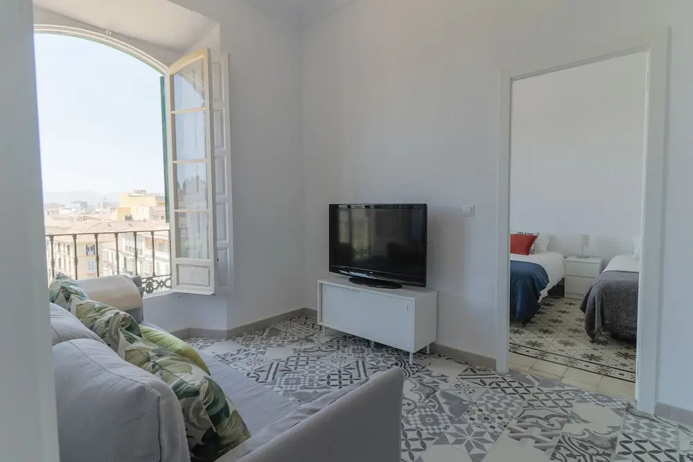 Cosy 7 Bedrooms in Plaza Merced