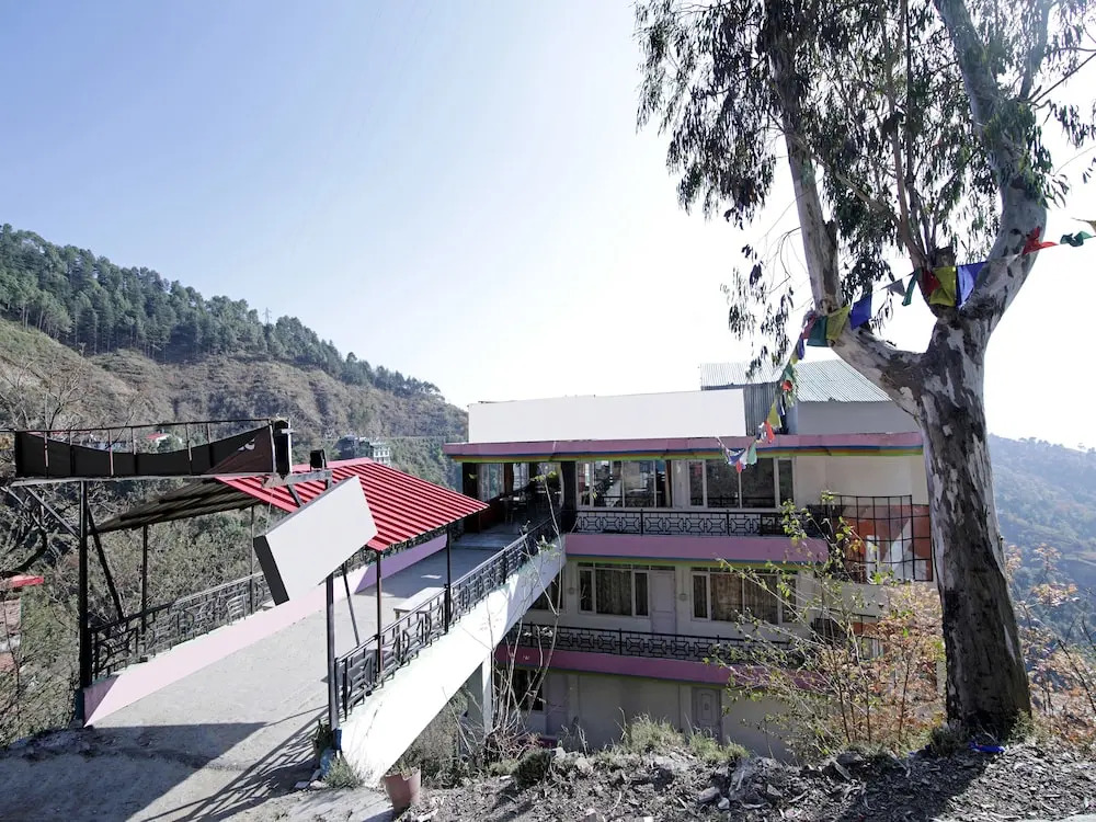 OYO 7483 Hotel Modgil