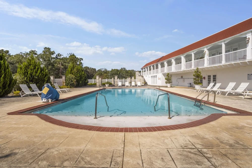 Gulf Hills Hotel & Resort
