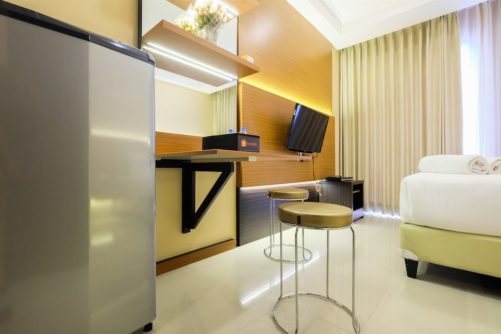 Warm Cozy Studio Room at Signature Park Grande Apartment By Travelio