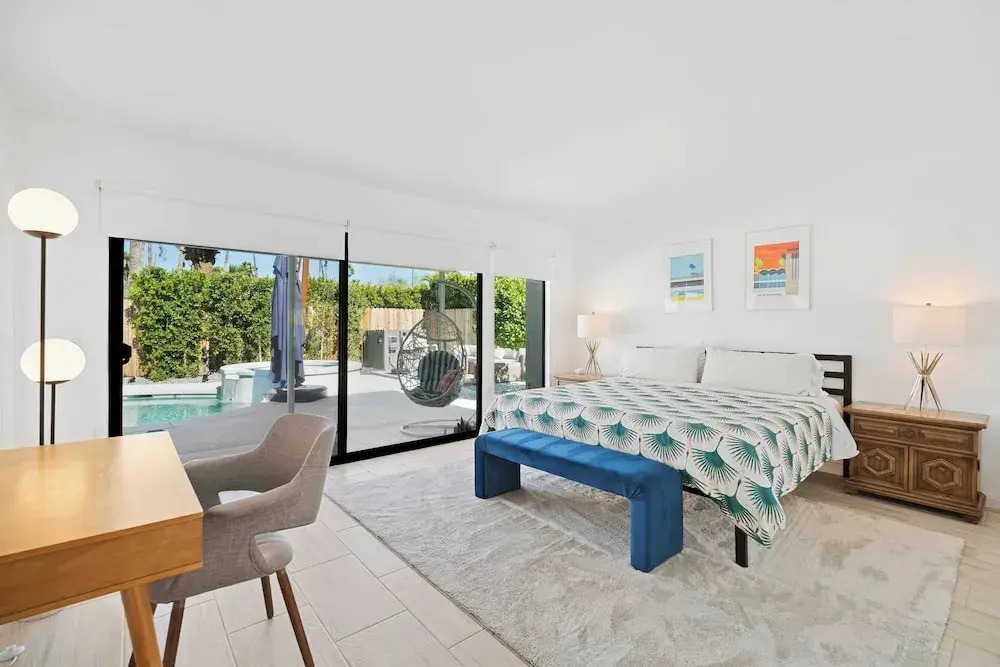 Aurora Oasis Stylish 4 BDR