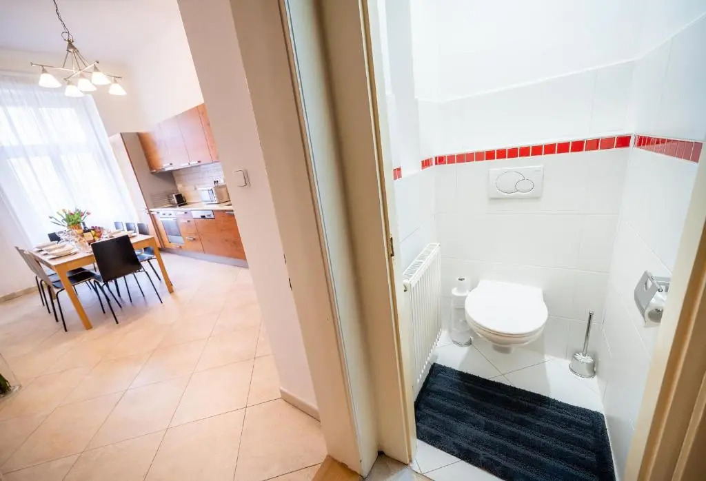 Kafka Apartment 4BR+2bath Old Town