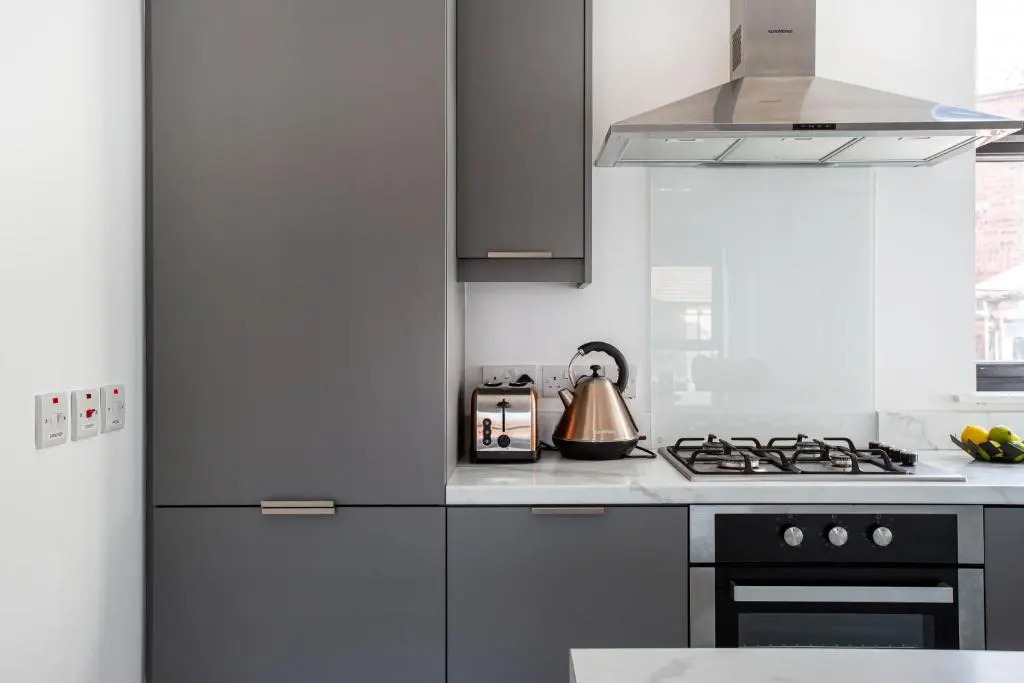 Modern Luxury Apartment, Sleeps 6, Best Location