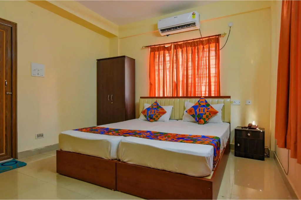 FabHotel Capital Casa - Newtown Bus Stand