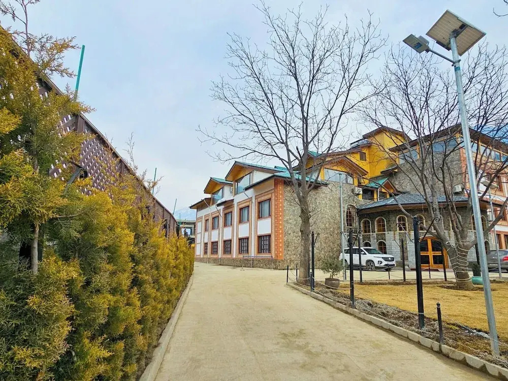 Walnut Creek Pahalgam
