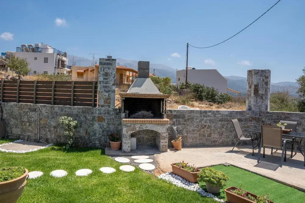 Villa Leandros With Pool & bbq