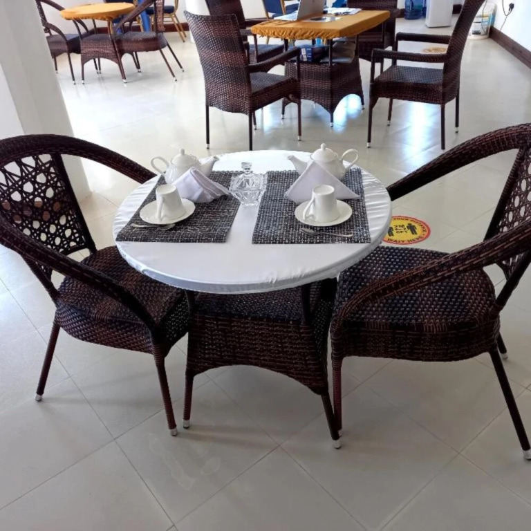 CaliTwapa Hotel & Restaurant