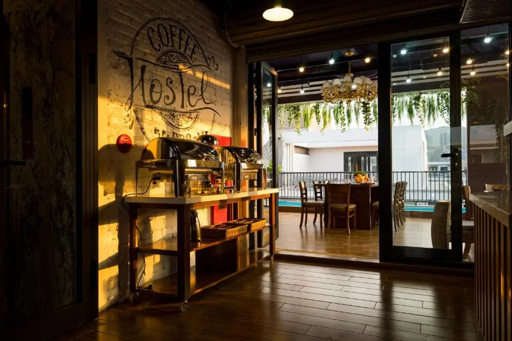 BBQ HOSTEL