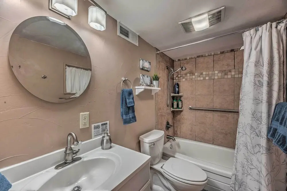 Cabin w/ Mountain Views ~ 2 Mi to Ruidoso Midtown!