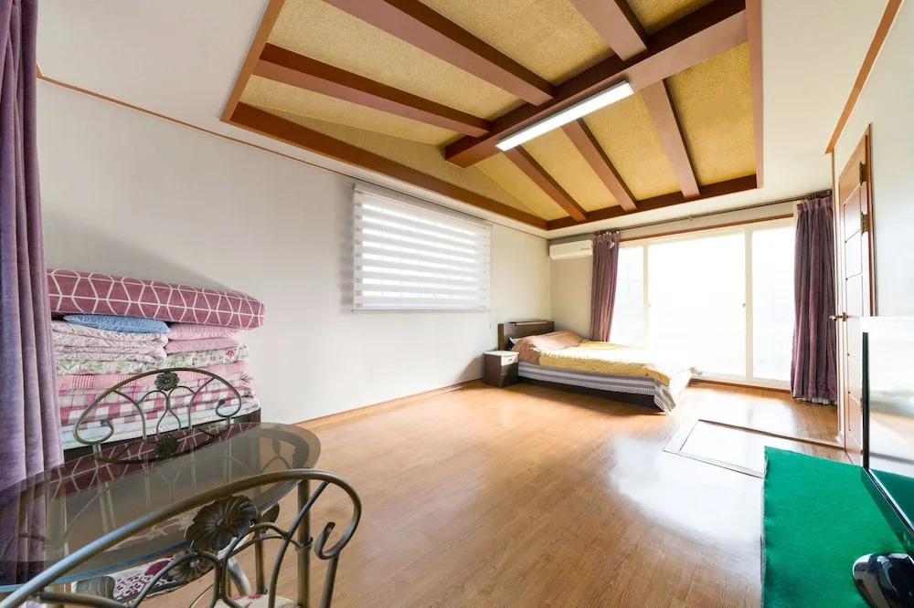 Jungmun Oasis Pension