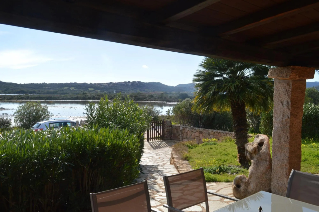 Seafront house in Porto Taverna, independent and 100 meters from the beach with a beautiful view of-Casa Porto Taverna