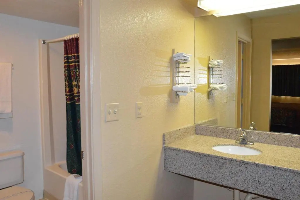 Delux Inn Tulsa