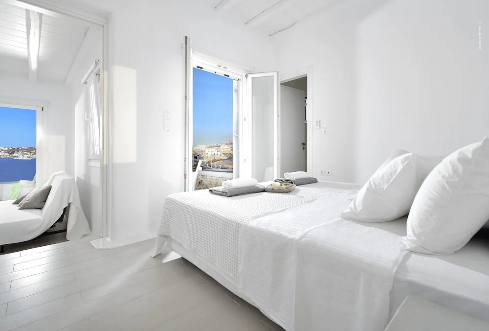 Villa Blanca Duo