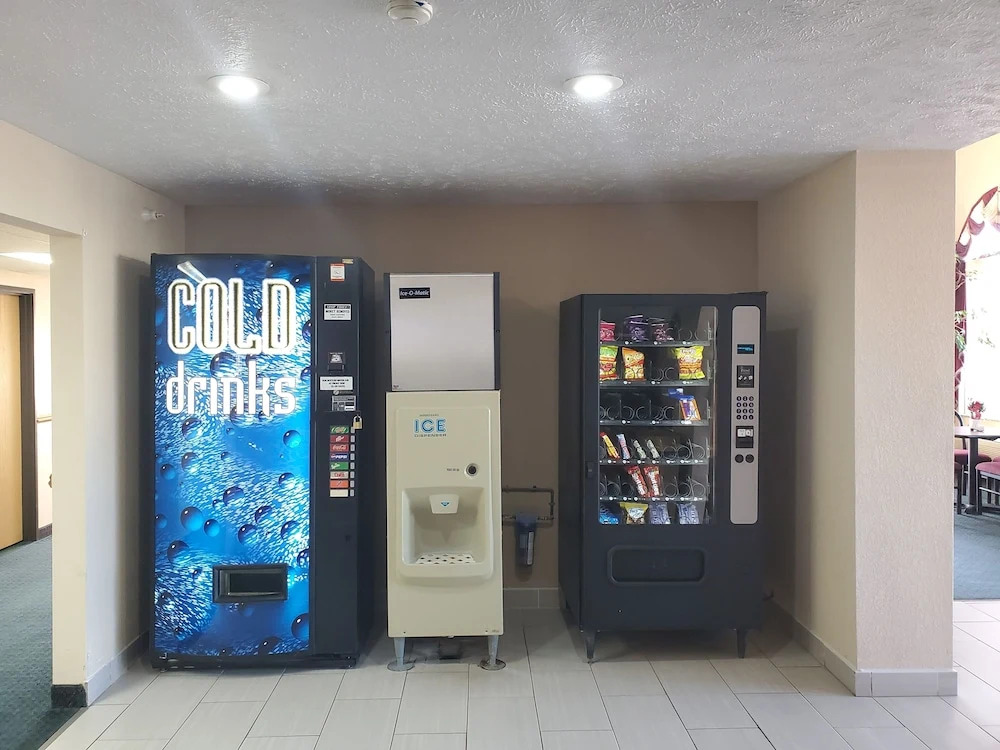 Super 7 Inn Tecumseh