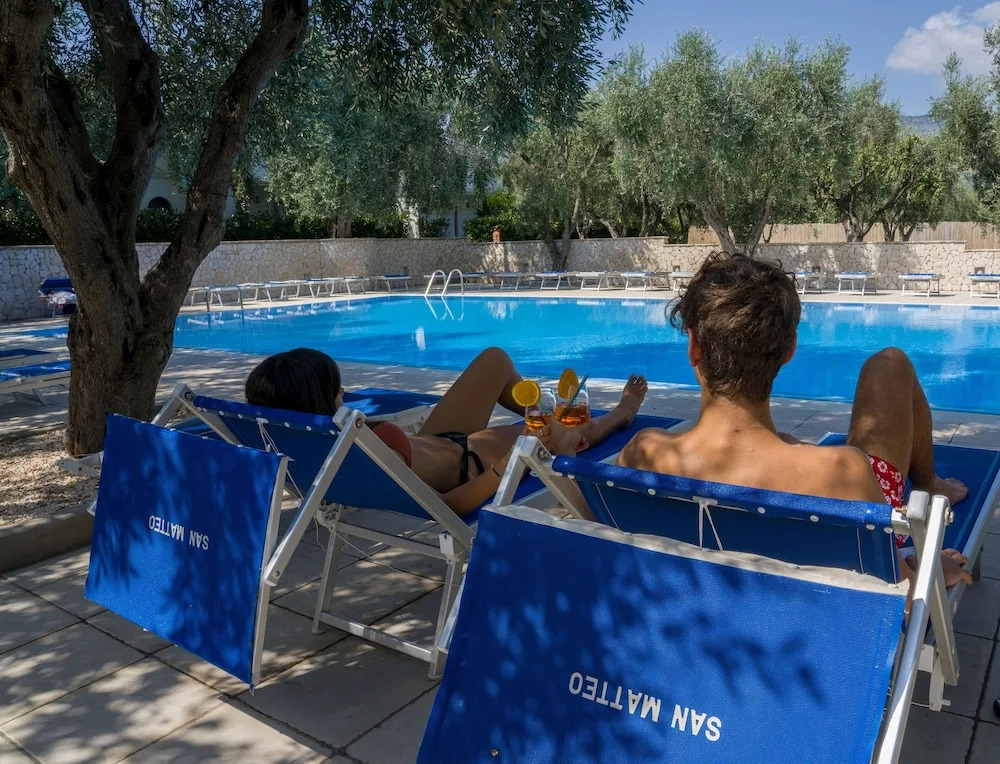 Apartment ulivo with pool and private beach