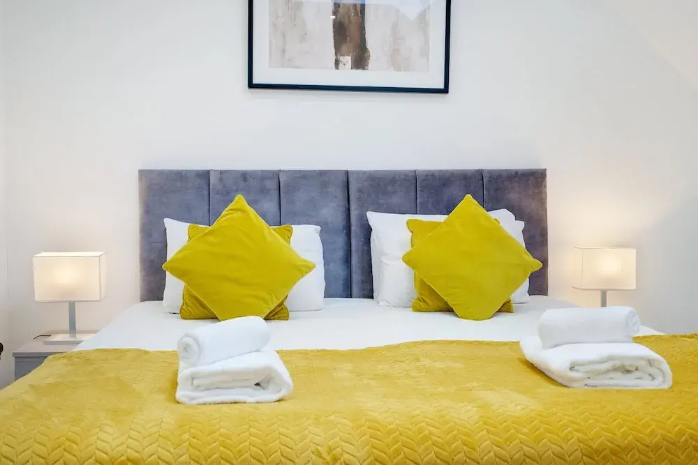 Modern 1 Bedroom Apartment Town Centre Camberley