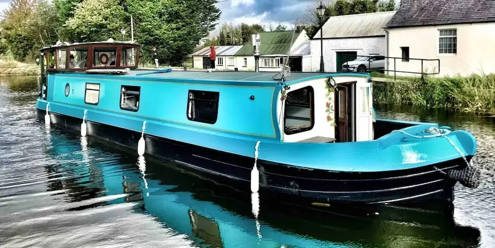 5 Star Stunning Houseboat, no Experience Required! Enjoy the Most Romantic Trip!