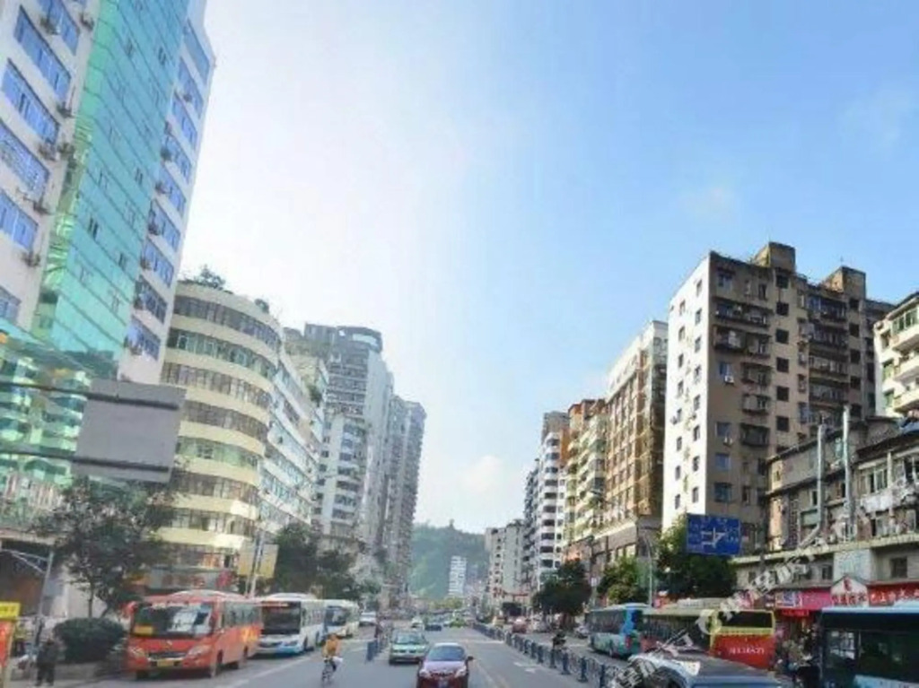 Dazhou Huayang Hotel (City Center Plaza Branch)