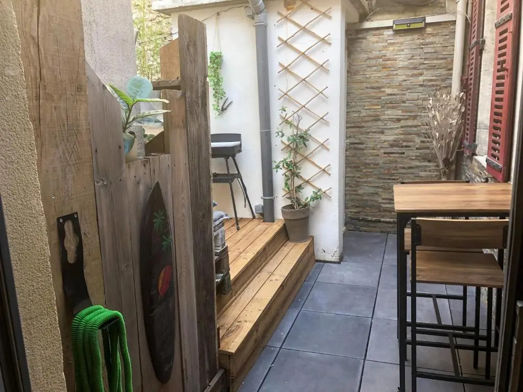 Appartement INTRAMUROS RARE T2 Paisible avec terrasse privée et Climatisation
