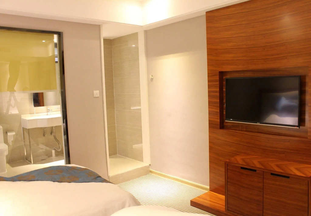 Super 8 Hotel