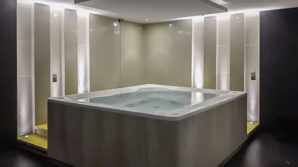 One Perfect Stay - Studio Executive Bay