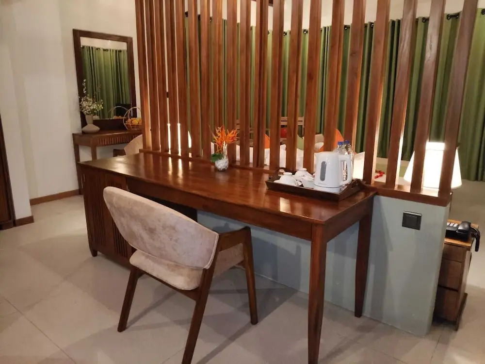 River Shades Hotel