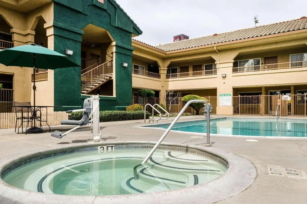 Holiday Inn Express Lathrop (stockton Area)