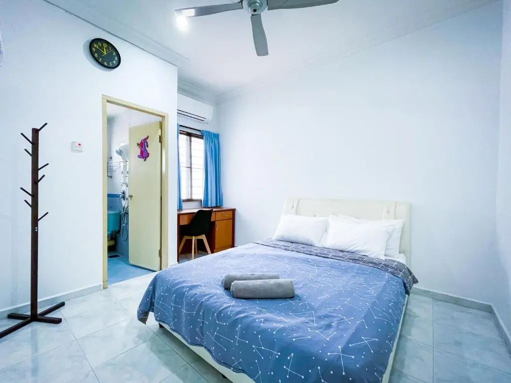 Tupai Mas Semi-D 4BR 2mins to LakeGarden & Zoo