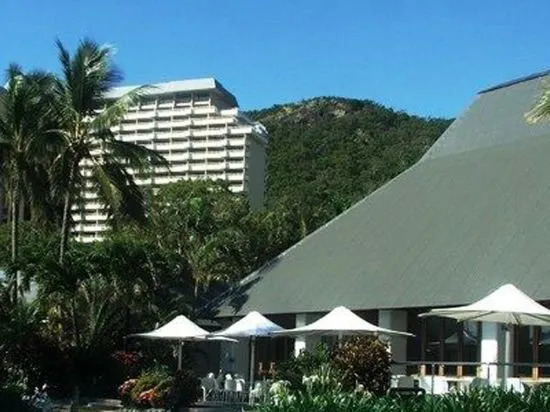 Frangipani Beachfront Lodge 208 on Hamilton Island by HamoRent