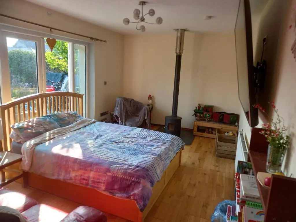 No 9 Manor Way