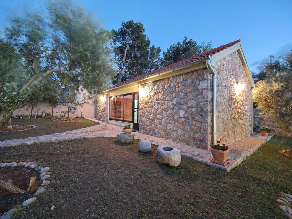 Splendid Villa Apartment Directly on the Beach, Whirlpool and Sauna, Nice Tavern