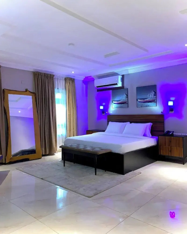 Hayatt Regency Suites