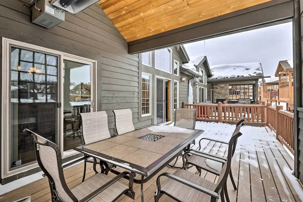 Luxe Rocky Mtn Retreat w/ Hot Tub - By Winter Park