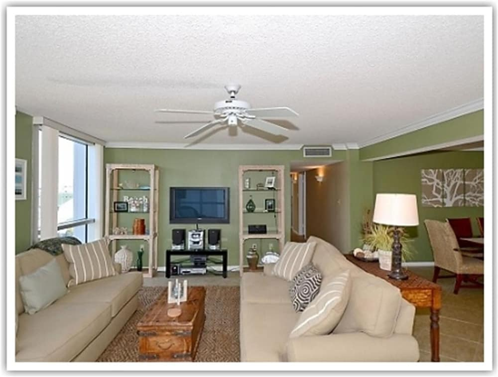 Shoreline Towers 1046 3 Bedroom Condo