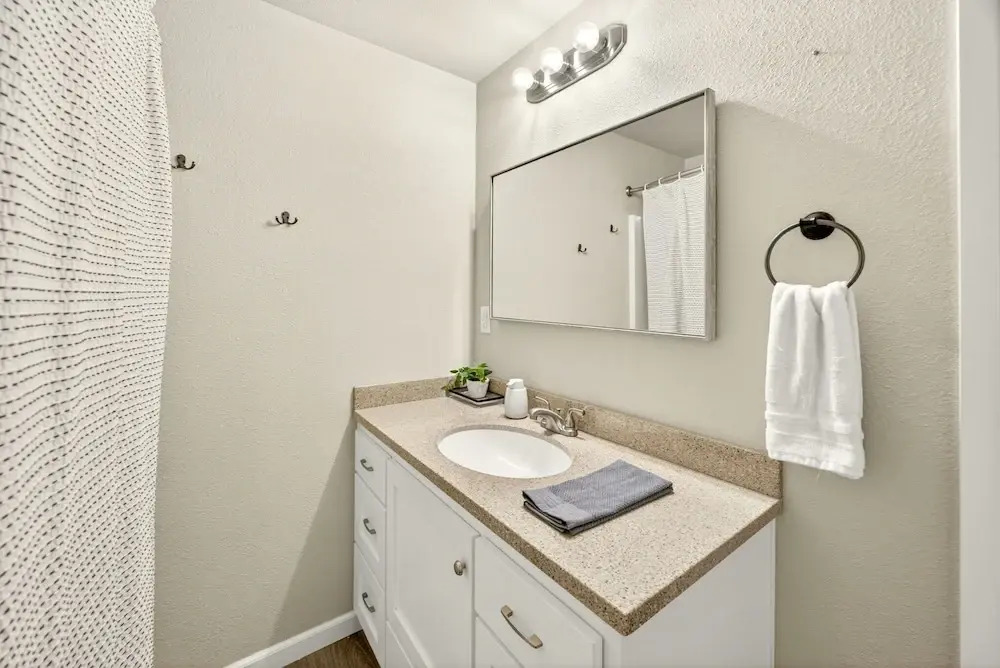Clearview Comfort 3BR Near Airport