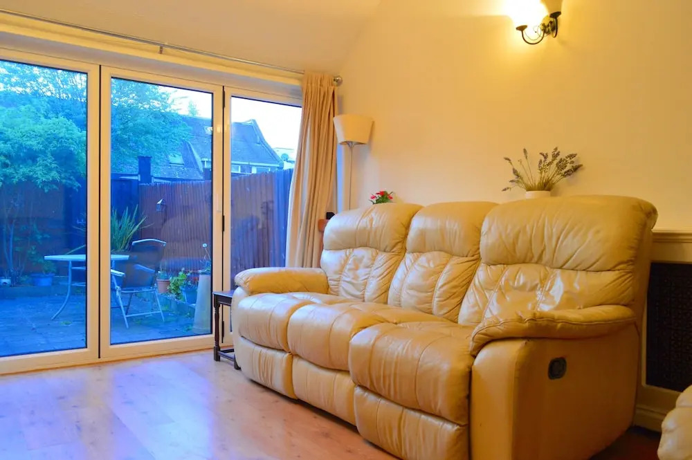 Spacious 2 Bedroom House With Garden in Islington