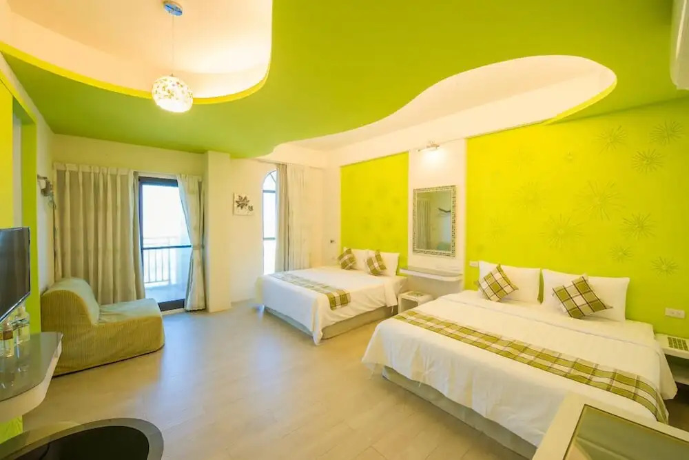 Sapphire Inn