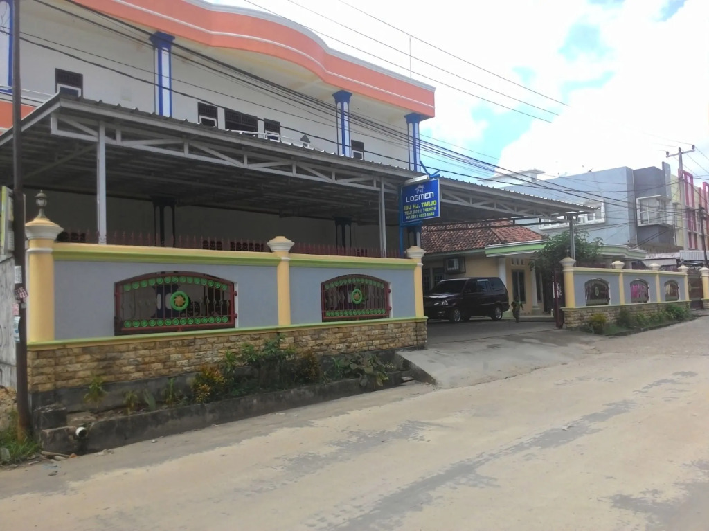 Losmen Ibu Hj. Tarjo