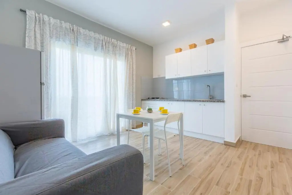 One Suite 508