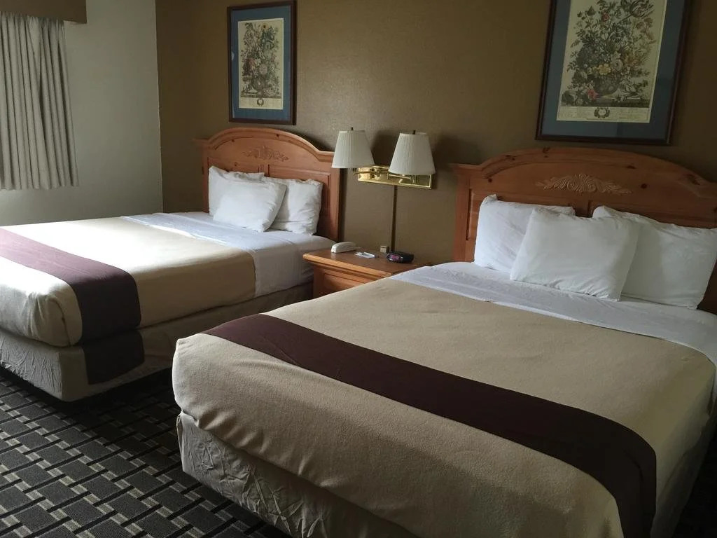 Adams Inn and Suites