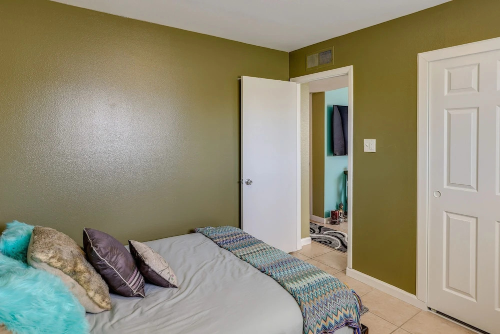 Scottsdale Condo w/ Community Pool Access!
