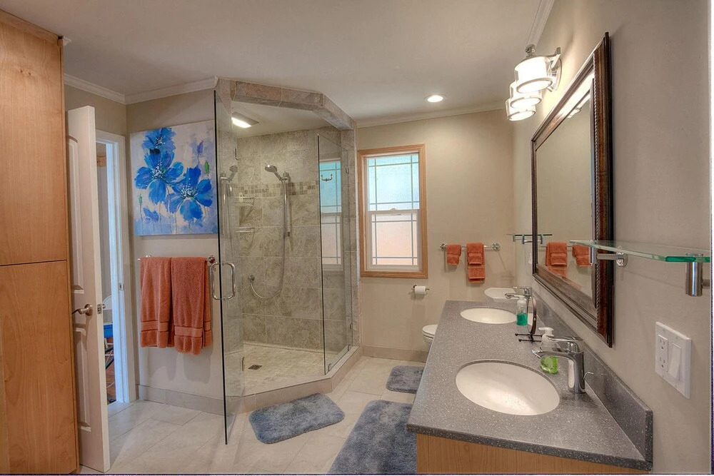 Kiowa Lake House by Lake Tahoe Accommodations