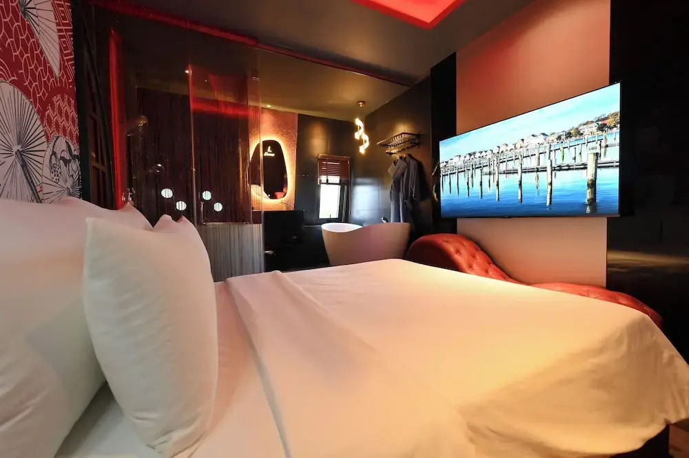 Lamour Hotel