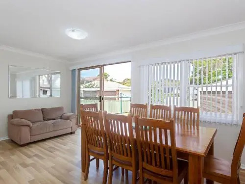 Sandy Shoal Shoal Bay Beach Cottage with aircon