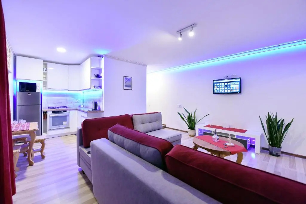 NeriesApartment No.2 Bedrooms Modern Suite In Centrum