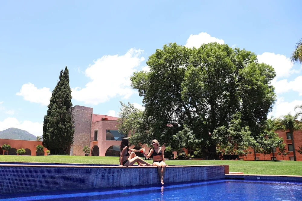 El Diezmo Hotel
